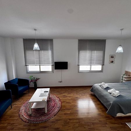 Lovely Studio Apartment In Pafos Bagian luar foto