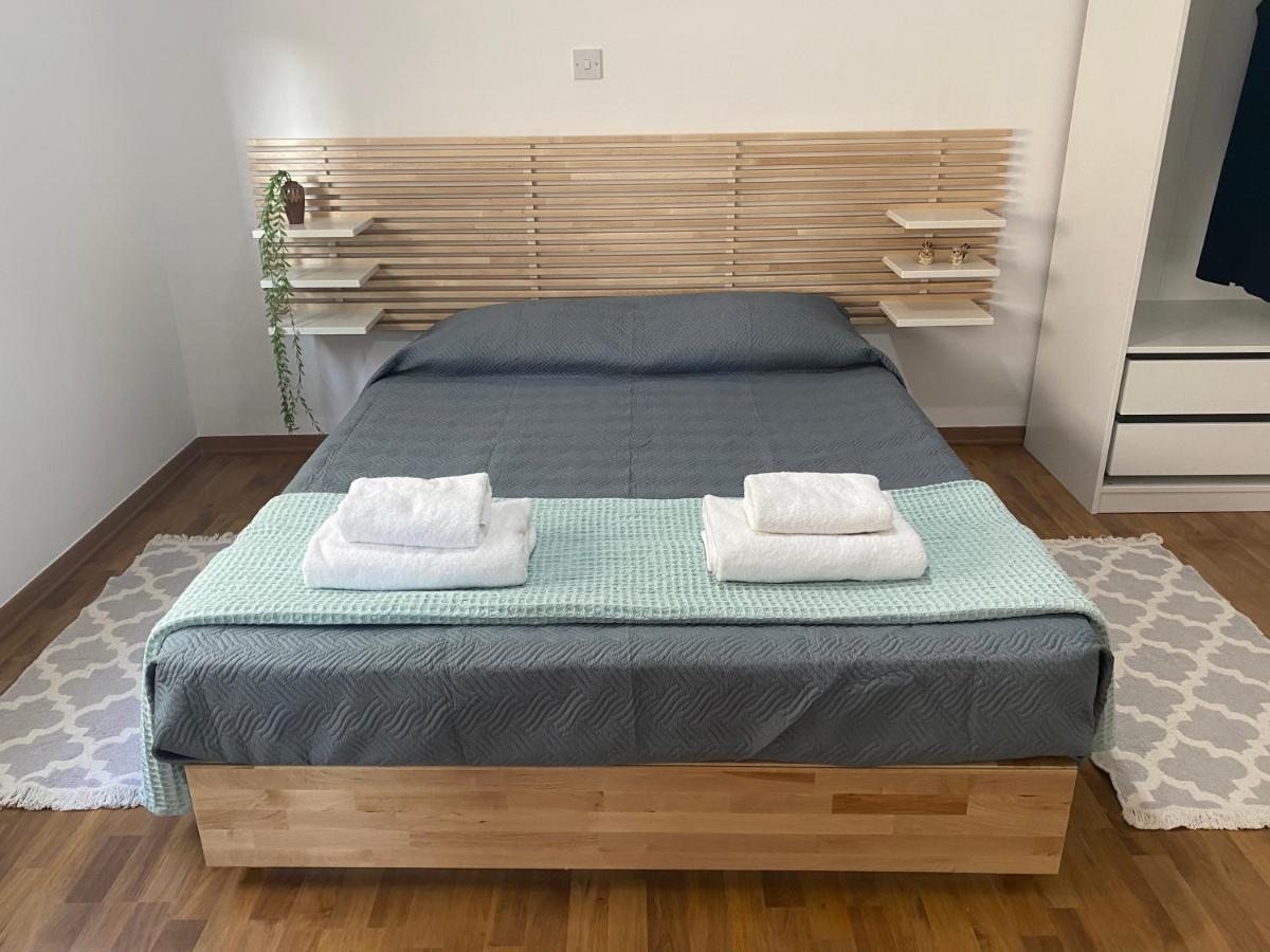 Lovely Studio Apartment In Pafos Bagian luar foto
