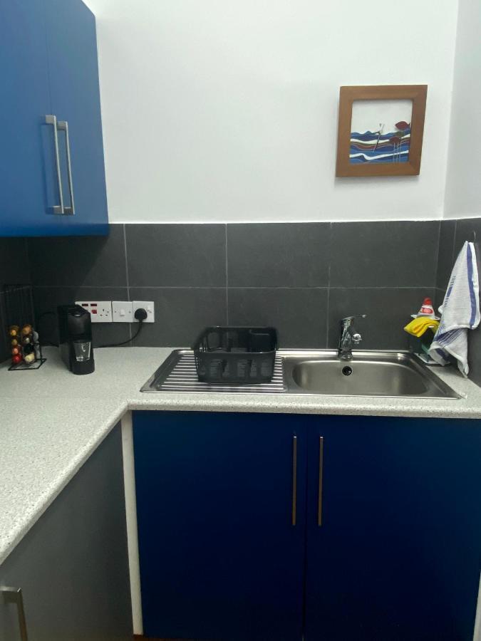 Lovely Studio Apartment In Pafos Bagian luar foto
