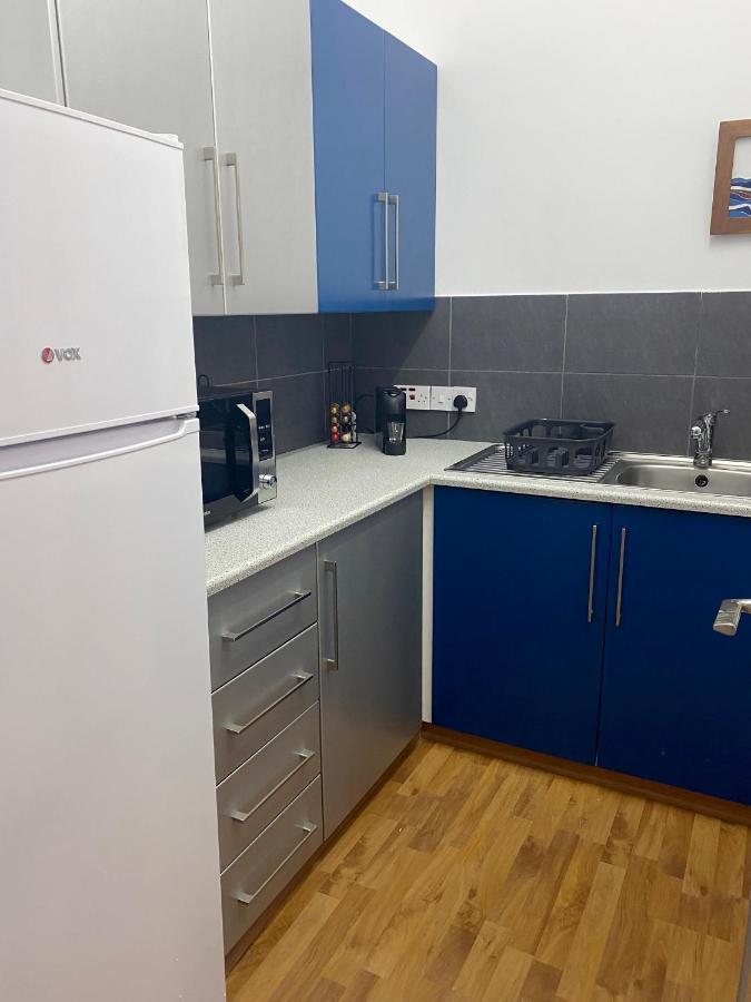 Lovely Studio Apartment In Pafos Bagian luar foto