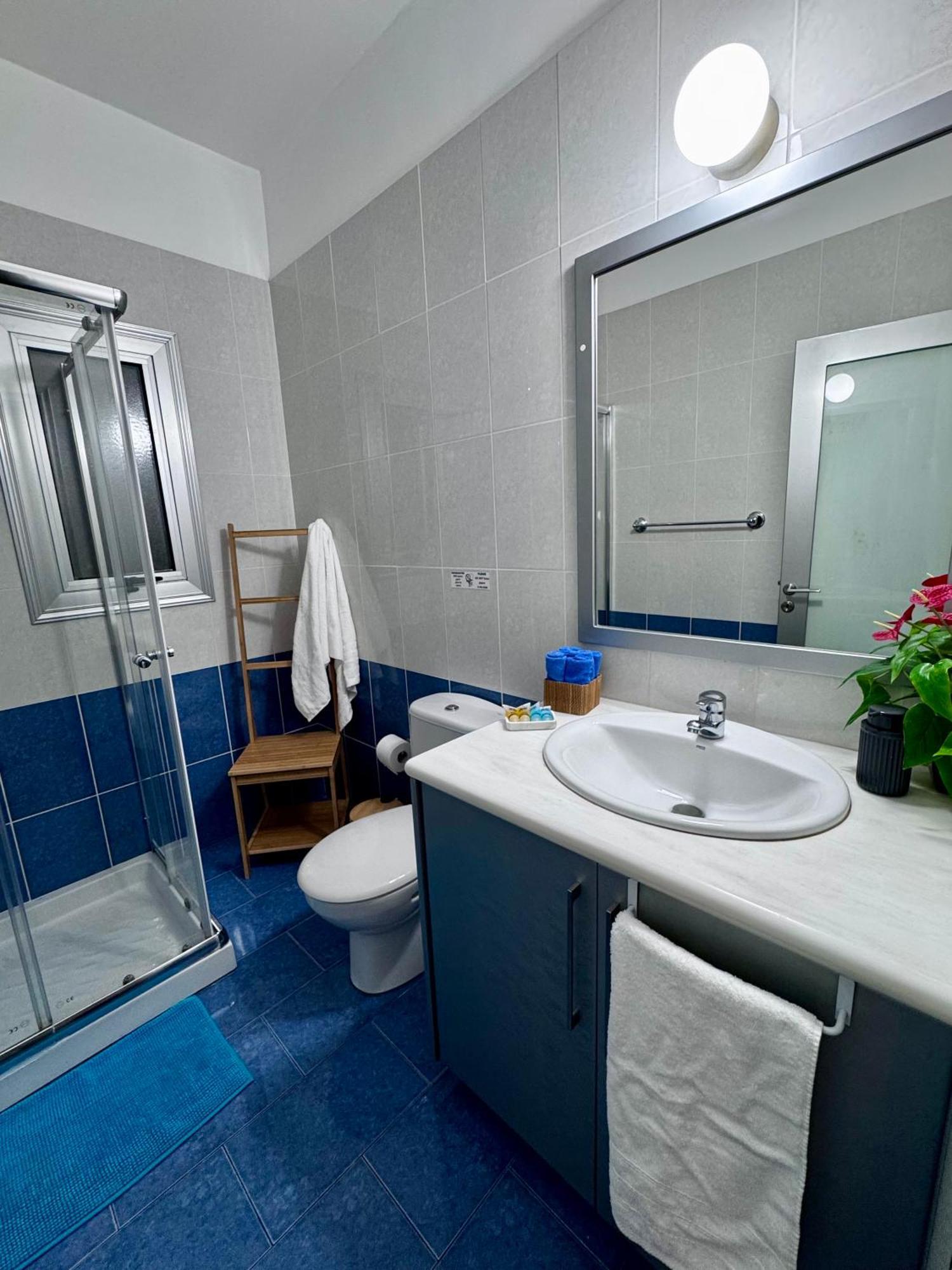Lovely Studio Apartment In Pafos Bagian luar foto