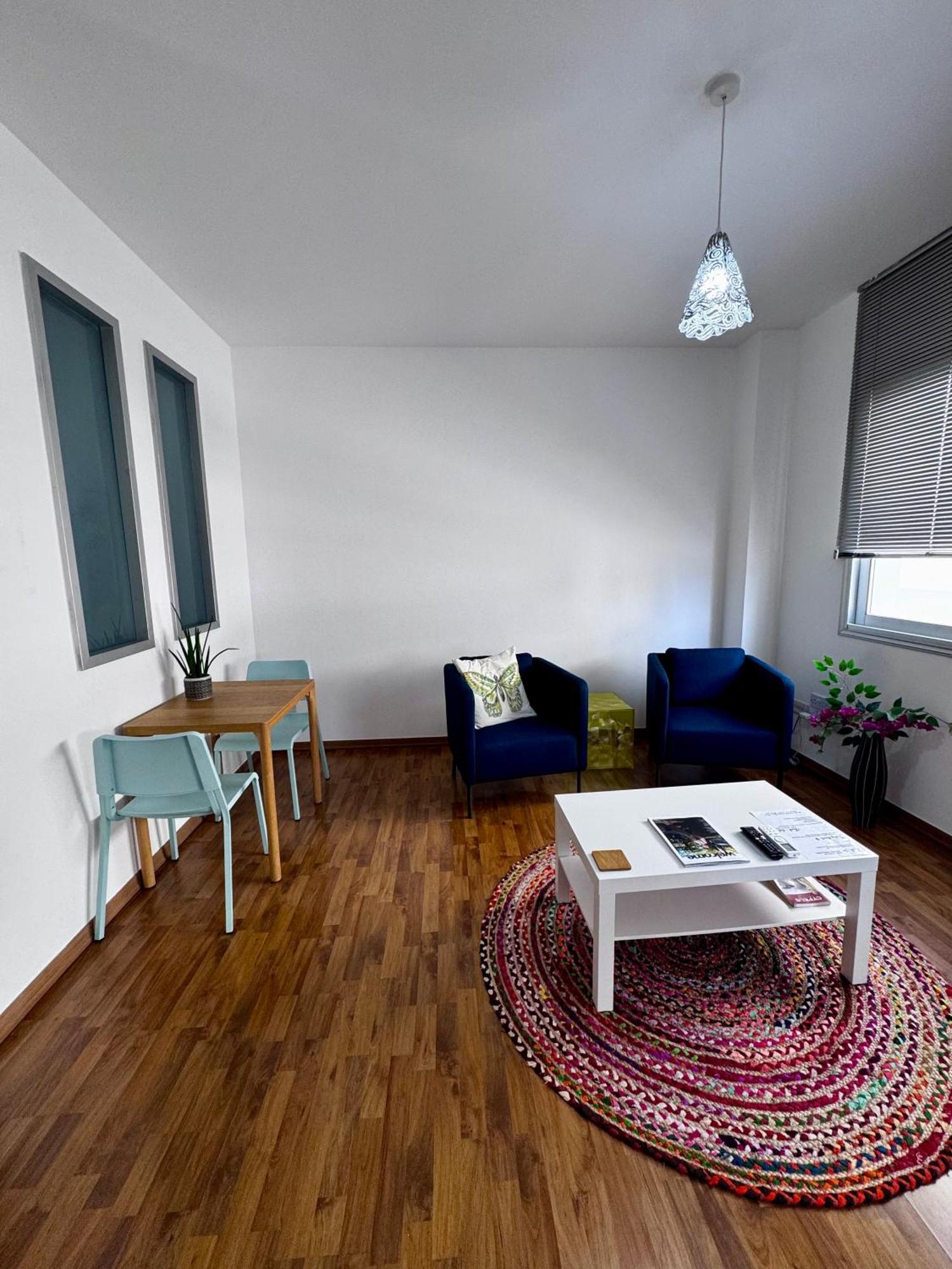 Lovely Studio Apartment In Pafos Bagian luar foto